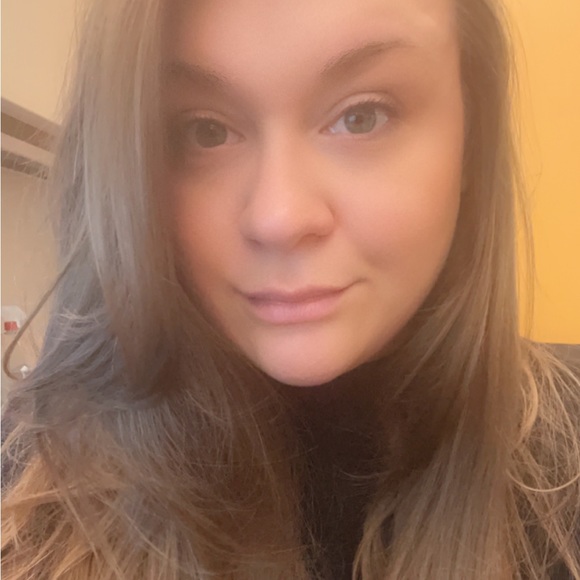 Meet your Posher, Jennifer - Picture 1 of 1